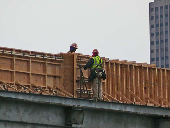 kokosing form workers 11.10.09 I90 innerbelt bridge cleveland ohio odot contract image jeff buster