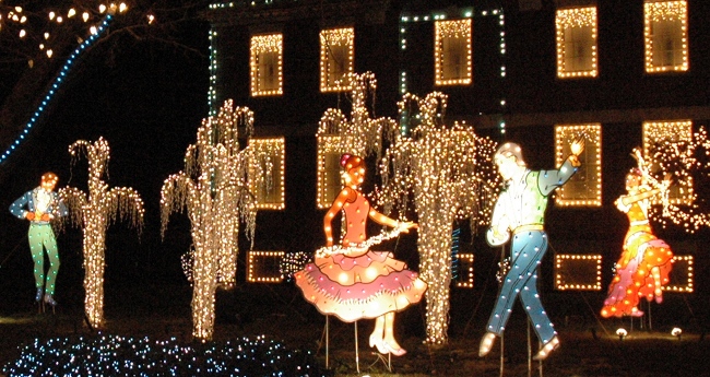 2009 Holiday Lighting Display at GE Lighting & Electrical Institute, Nela Park, East Cleveland, Ohio