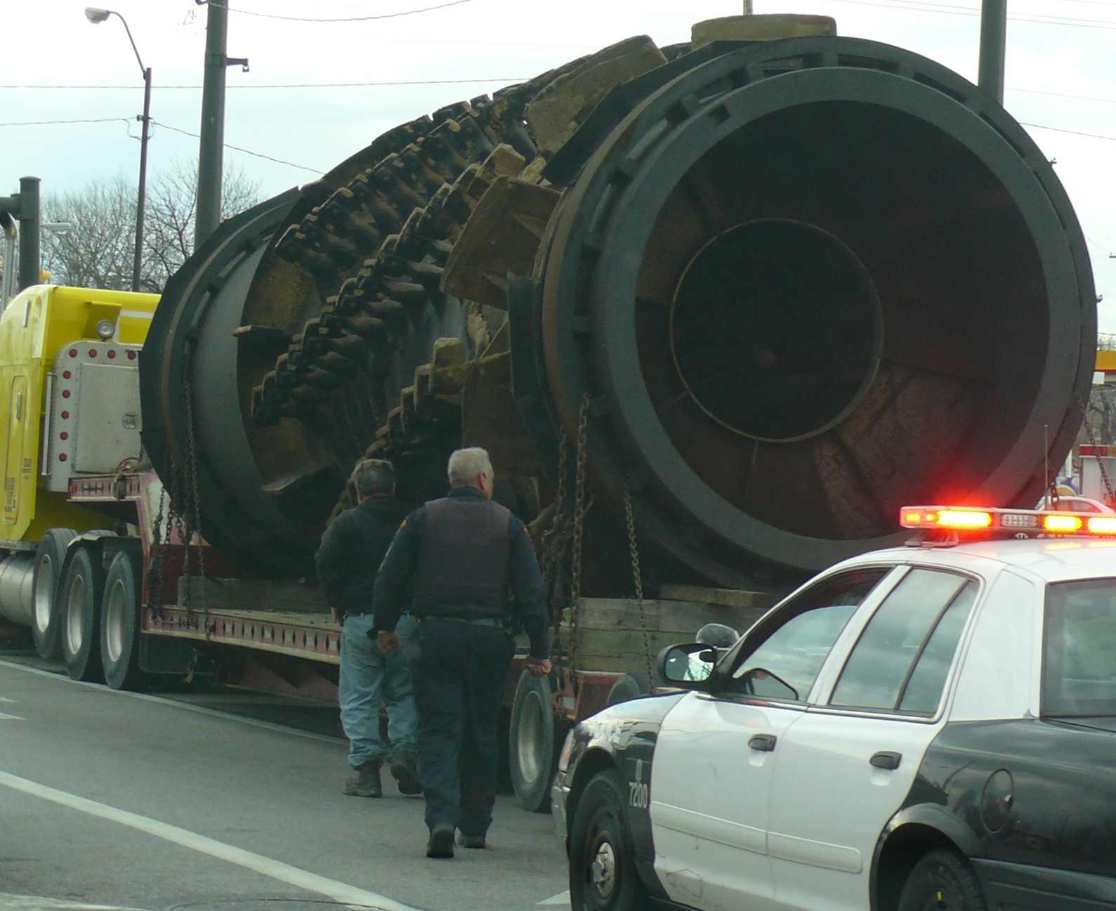 helical rotary mill core on heavy haul tractor trailer