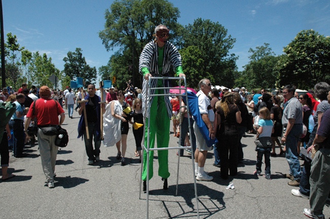 Stilt walker at Parade the Circle 2009