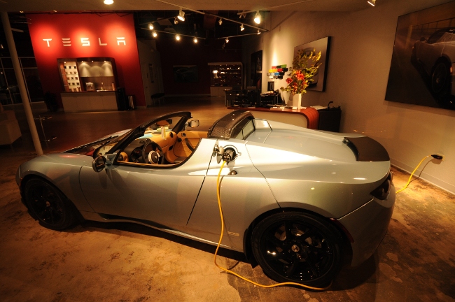 Tesla roadster at the Boulder Colorado Tesla Dealership Pearl Avenue Mall