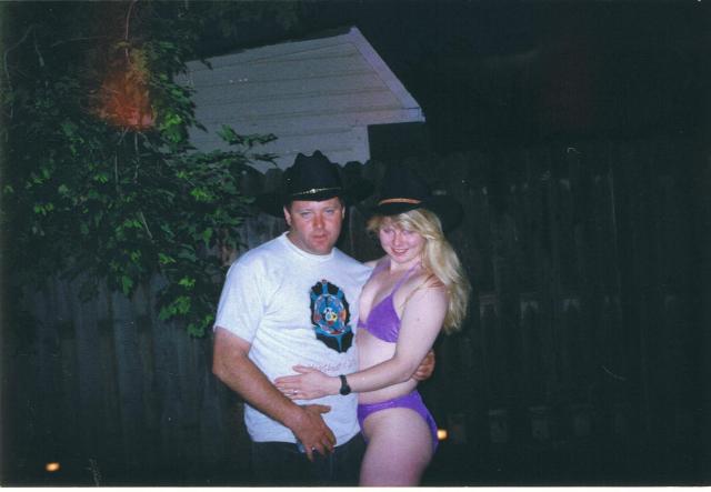Dianna_and_Billy_June_1999_in_Squids_Backyard.JPG