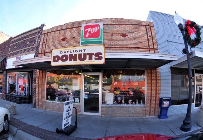 Daylight Donuts in downtown Gothenburg, Nebraska - December, 2010
