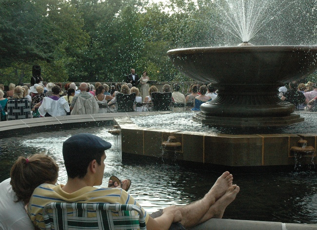 Clevelanders enjoying free opera in Italian Cultural Garden