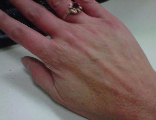 hand2_crop.jpg