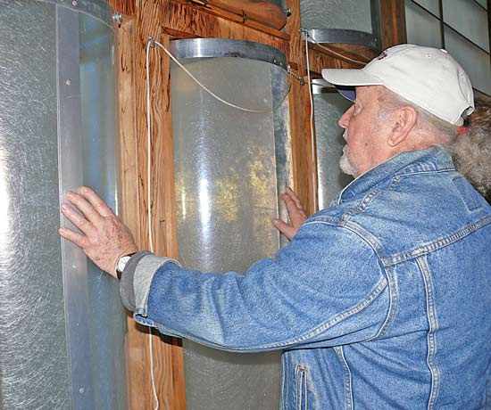  Leandre Poisson explains his design for rotating cylindrical thermal windows filon  image jeff buster 2.4.09