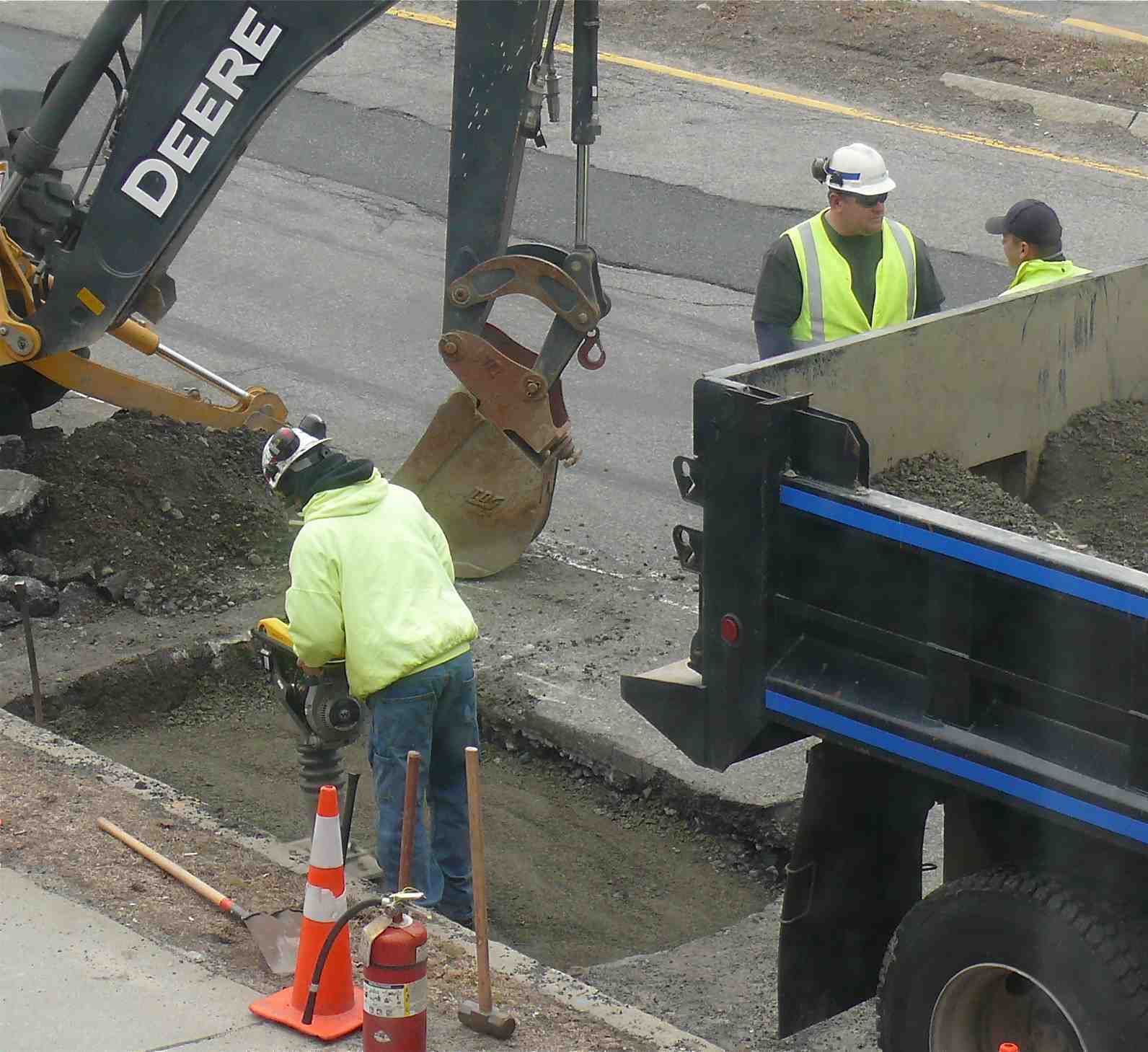utility crew stretching their job to the breaking point - image jeff buster 3.14.11