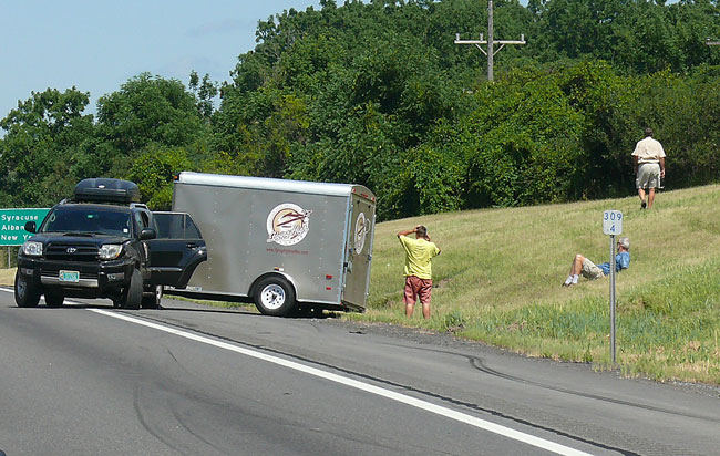 trailer towing loss of control jack knife tire blow out  new york throughway image 8.11 jeff buster